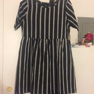 Forever 21 black and cream dress